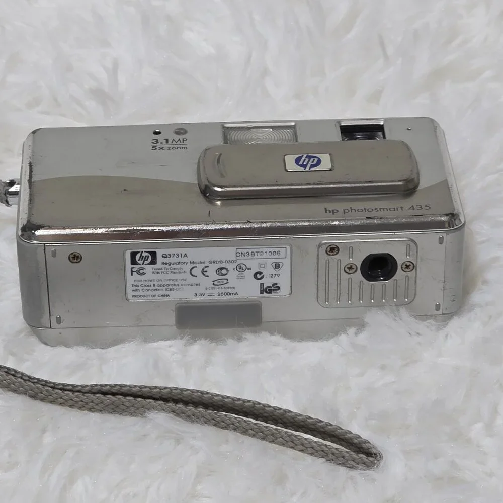Vintage HP Photosmart 435 digital camera WORKING